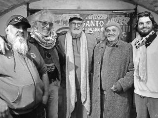 Le groupe de rock progressif Quetzal en répétition